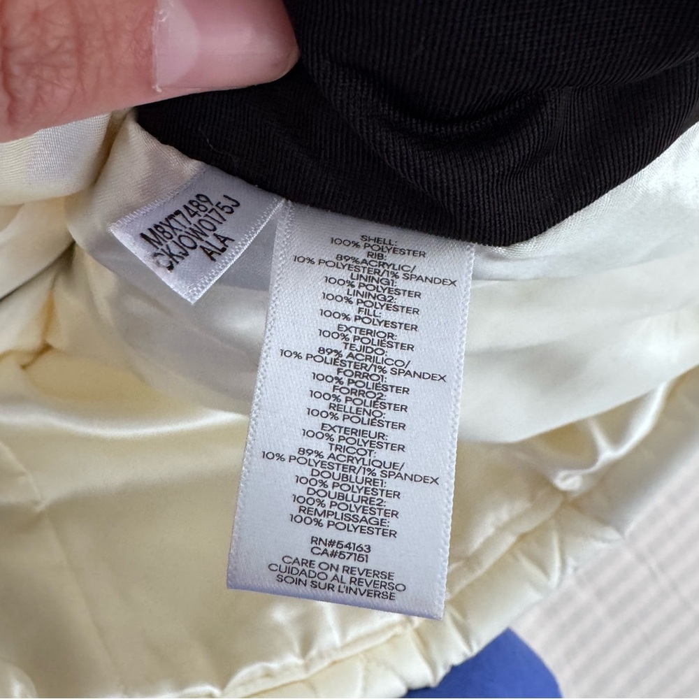 Calvin Klein Women's Quilted White and Black Vest - Picture 6 of 7